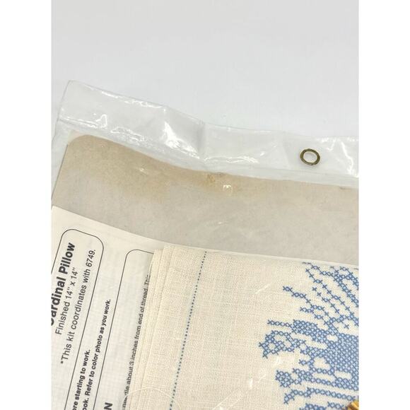 CM Columbia Minerva Erica Wilson Cross Stitch Pillow Kit Cardinal Branch VTG ‘77 - Picture 4 of 8